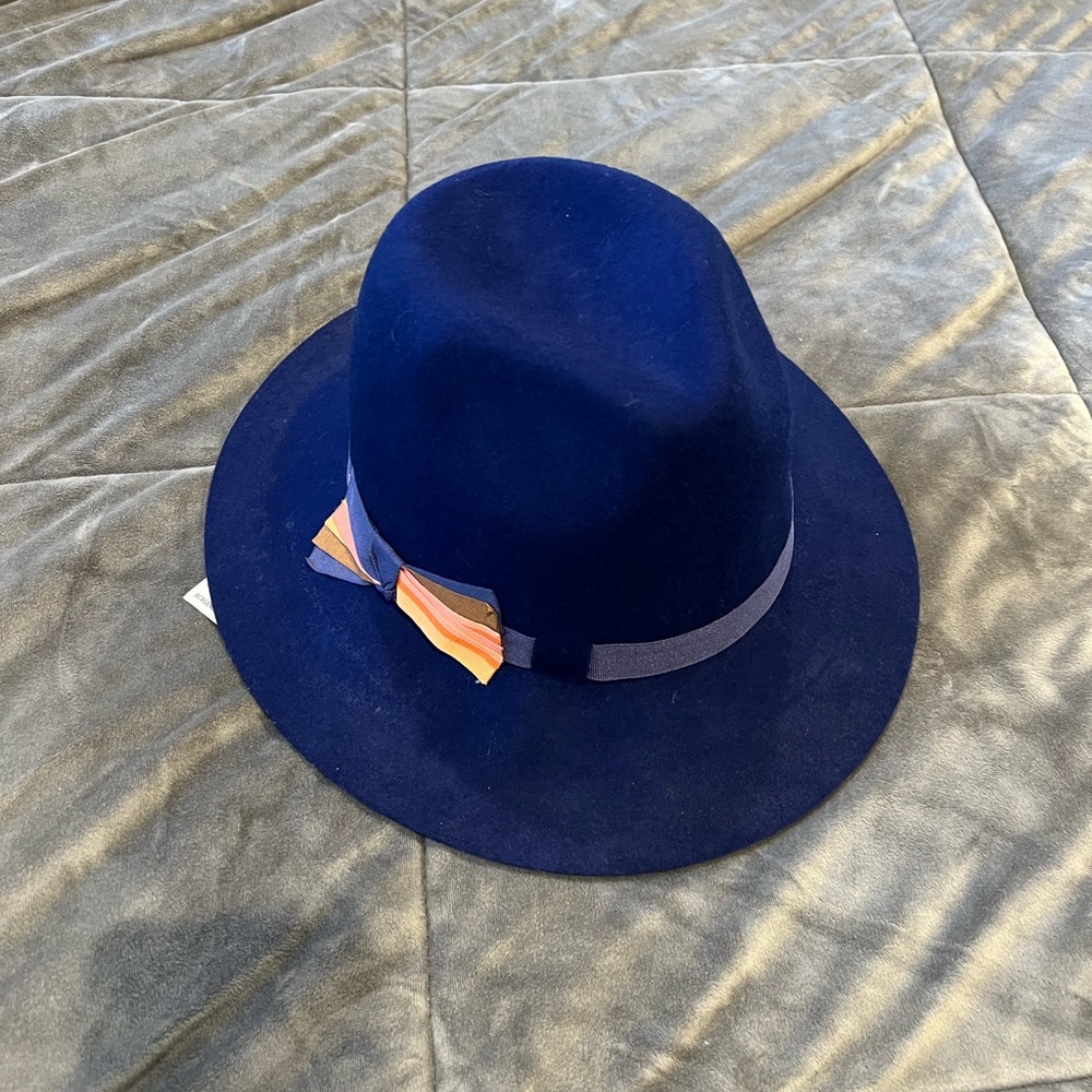 Wool hat - Picture 2 of 2